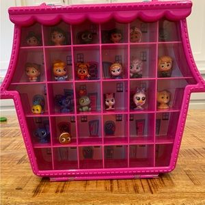 Doorables toy